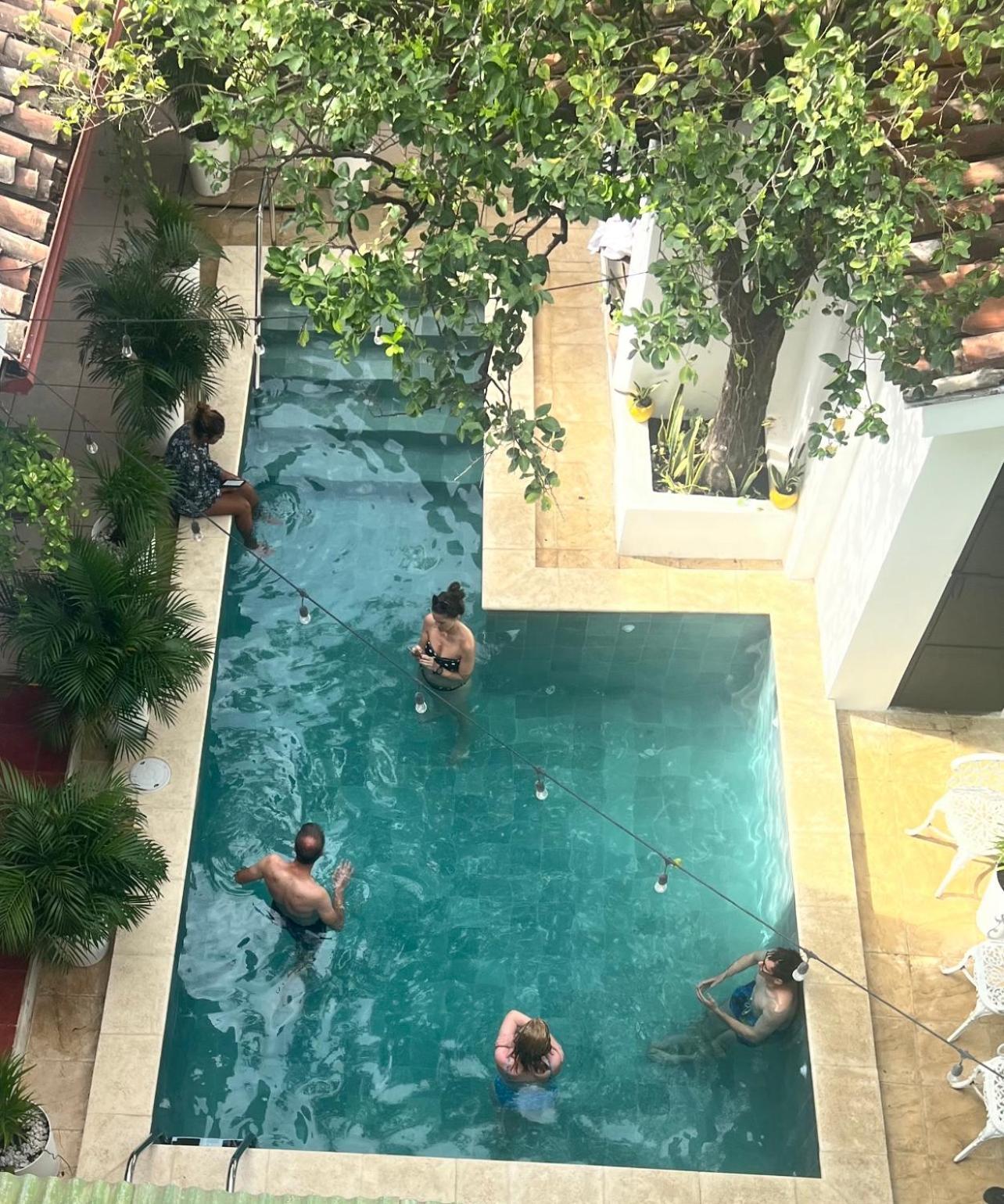 Hotel Real Leon Bagian luar foto