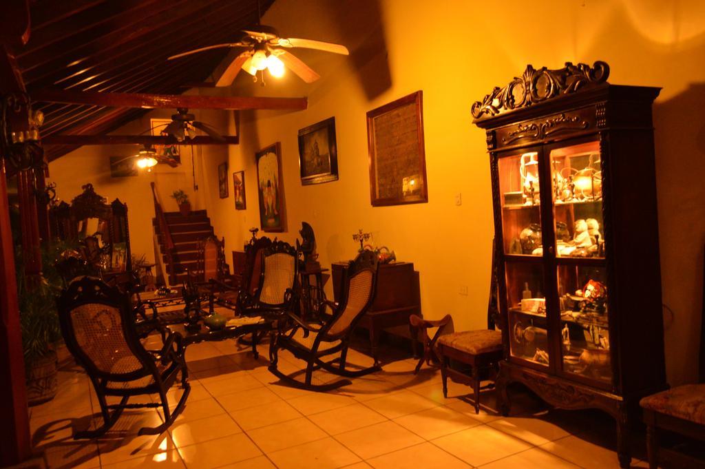 Hotel Real Leon Bagian luar foto