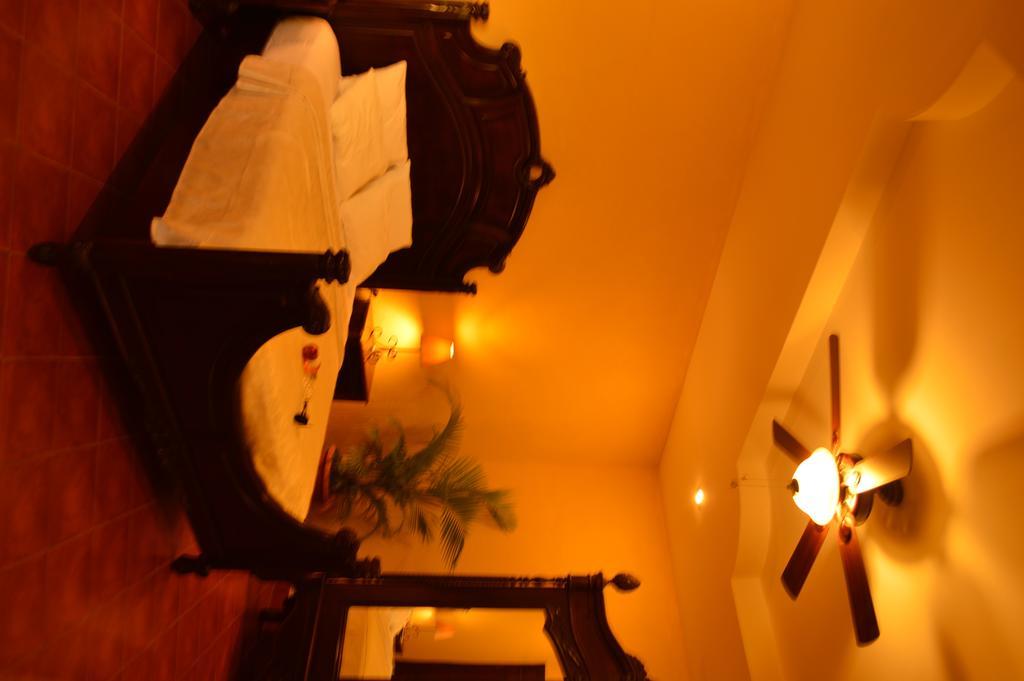 Hotel Real Leon Ruang foto