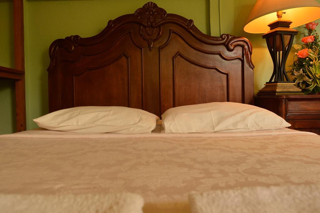 Hotel Real Leon Ruang foto